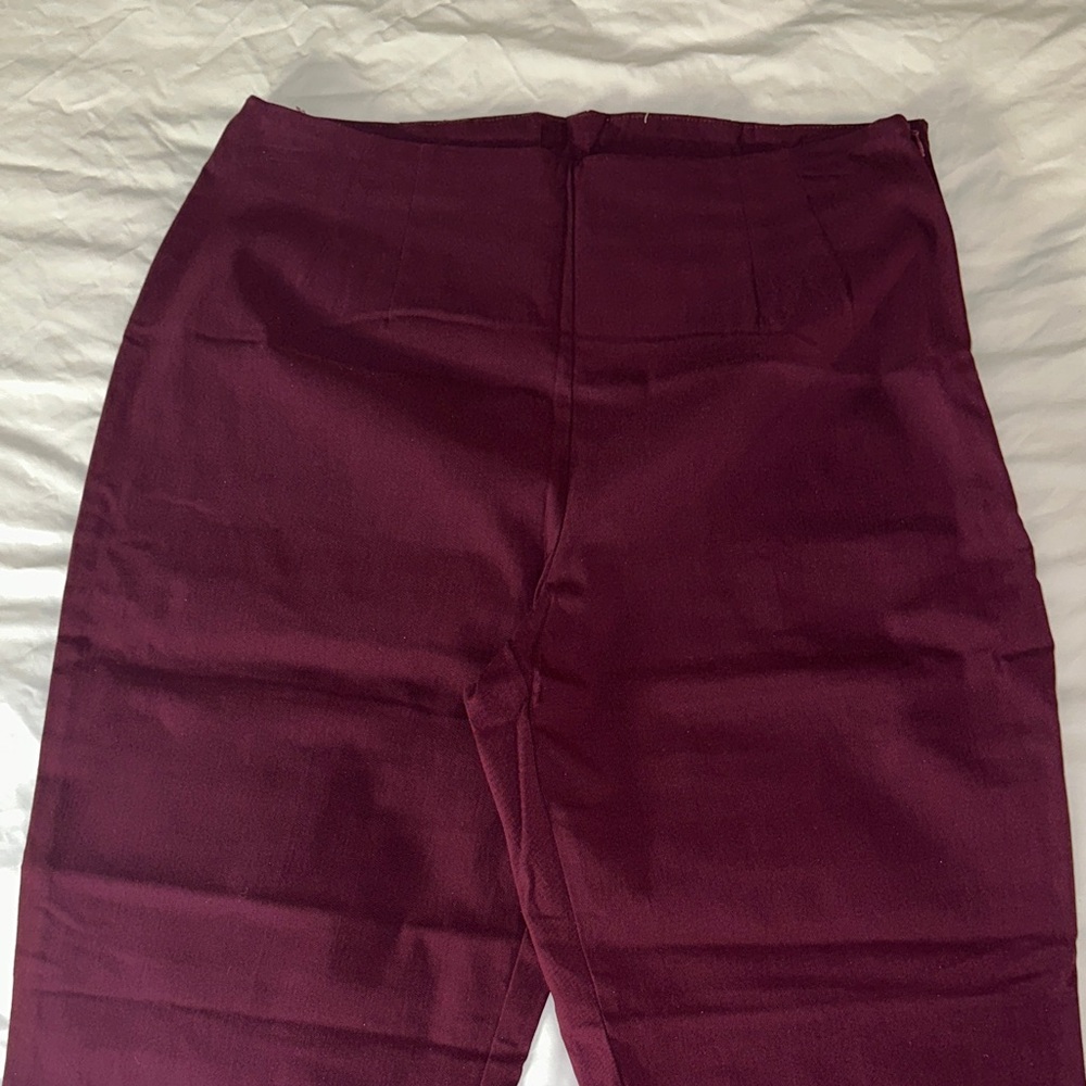 Time and Tru Women's Cropped Pants - Burgundy